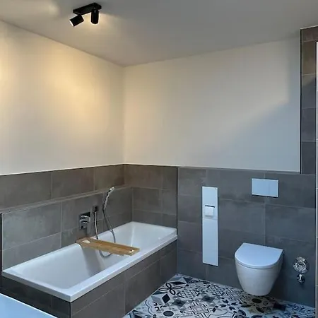 Stilvolle Oase: Ruhiges Cityhaus * Χαϊλμπρόν